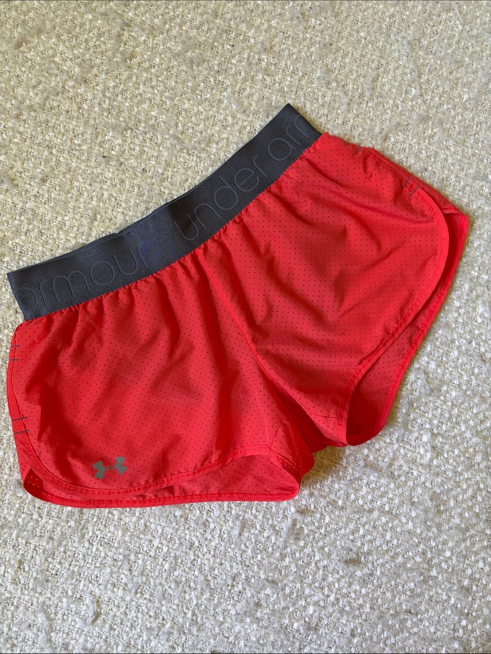 💥Under Armour Semi-fitted Women’s Small Orange Athletic Shorts